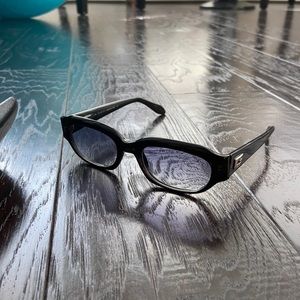 Gucci sun glasses